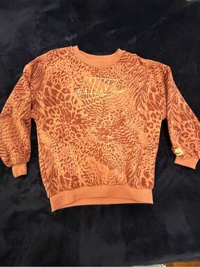 Nike Dusty Pink Crewneck Sweatshirt with White Logo